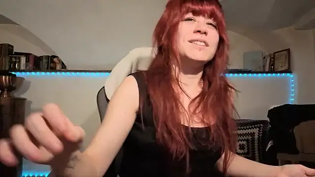 complicata mente online show from December 17, 9:32 pm