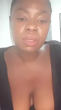 Luciouslips00 online show from January 8, 1:32 am