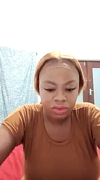 Luciouslips00 online show from January 22, 5:28 pm