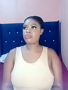 Luciouslips00 online show from April 15, 12:56 pm