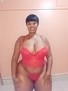 Snapshot of Luciouslips00 chatting on May 19, 2:12 pm Luciouslips00 online show from May 19, 2:12 pm