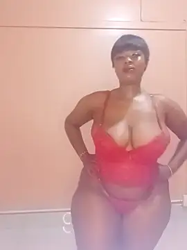 Snapshot of Luciouslips00 chatting on June 1, 1:35 pm Luciouslips00 online show from June 1, 1:35 pm