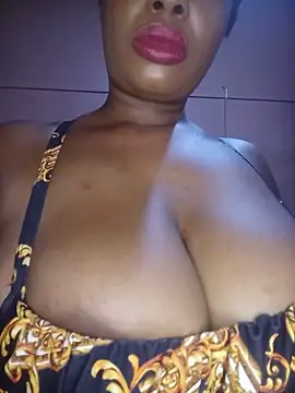Luciouslips00 online show from June 13, 2:15 pm