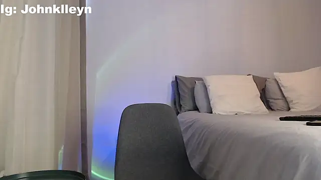 jonhklleyn online show from April 14, 6:25 pm