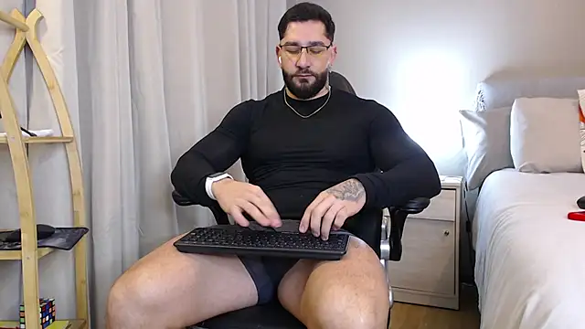 jonhklleyn online show from July 20, 8:22 pm