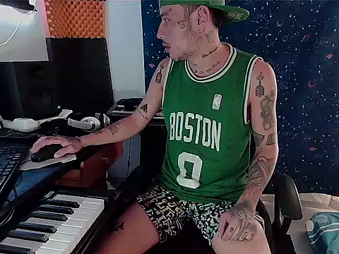 Snapshot of patrik_tattoo_ chatting on January 13, 3:04 pm patrik tattoo online show from January 13, 3:04 pm