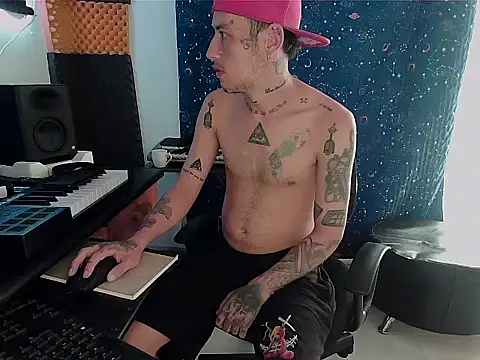 Snapshot of patrik_tattoo_ chatting on January 25, 3:30 pm patrik tattoo online show from January 25, 3:30 pm