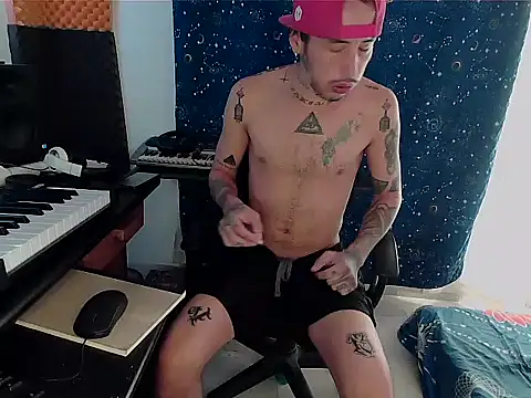 Snapshot of patrik_tattoo_ chatting on February 1, 3:50 pm patrik tattoo online show from February 1, 3:50 pm