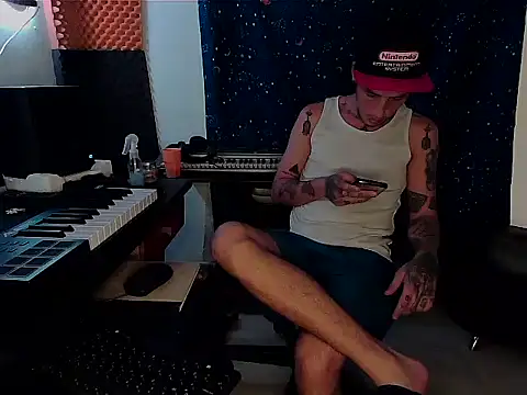 Snapshot of patrik_tattoo_ chatting on February 17, 11:09 pm patrik tattoo online show from February 17, 11:09 pm