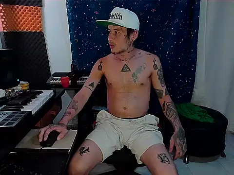 Snapshot of patrik_tattoo_ chatting on February 23, 2:29 am patrik tattoo online show from February 23, 2:29 am