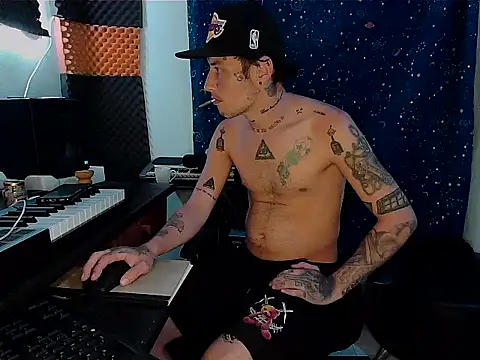 Snapshot of patrik_tattoo_ chatting on February 27, 12:10 am patrik tattoo online show from February 27, 12:10 am