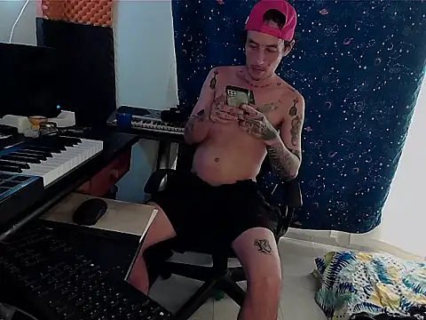 Snapshot of patrik_tattoo_ chatting on March 17, 9:02 pm patrik tattoo online show from March 17, 9:02 pm