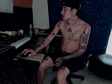 Snapshot of patrik_tattoo_ chatting on March 18, 12:36 pm patrik tattoo online show from March 18, 12:36 pm