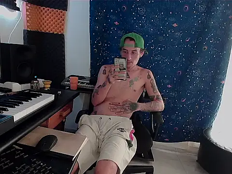 Snapshot of patrik_tattoo_ chatting on March 22, 7:20 pm patrik tattoo online show from March 22, 7:20 pm