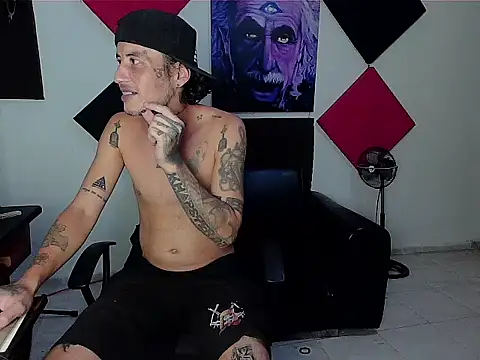 Snapshot of patrik_tattoo_ chatting on October 8, 4:54 am patrik tattoo online show from October 8, 4:54 am