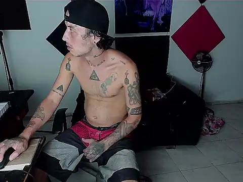 Snapshot of patrik_tattoo_ chatting on October 12, 9:14 pm patrik tattoo online show from October 12, 9:14 pm