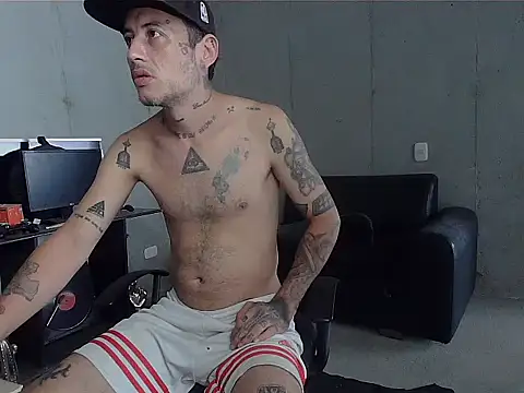 Snapshot of patrik_tattoo_ chatting on March 29, 5:24 pm patrik tattoo online show from March 29, 5:24 pm