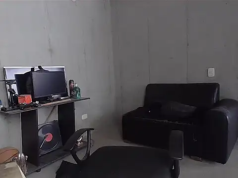 Snapshot of patrik_tattoo_ chatting on April 4, 3:42 pm patrik tattoo online show from April 4, 3:42 pm