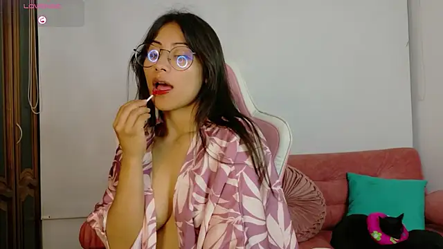 Snapshot of Jade_Zephyra chatting on February 9, 11:20 pm Jade Zephyra online show from February 9, 11:20 pm