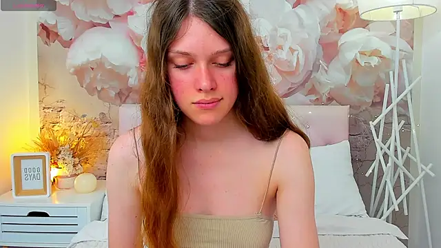 Snapshot of JaneBrowni chatting on June 14, 12:18 pm JaneBrowni online show from June 14, 12:18 pm