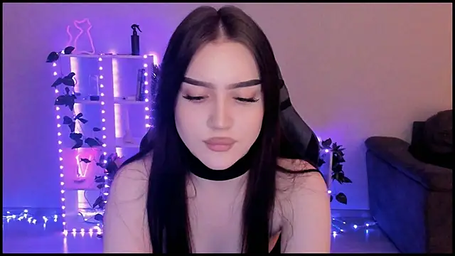 Snapshot of Melanie_N chatting on December 6, 2:28 pm Melanie N online show from December 6, 2:28 pm