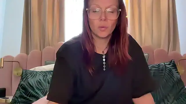 MelodyRoseUk online show from March 4, 10:43 am