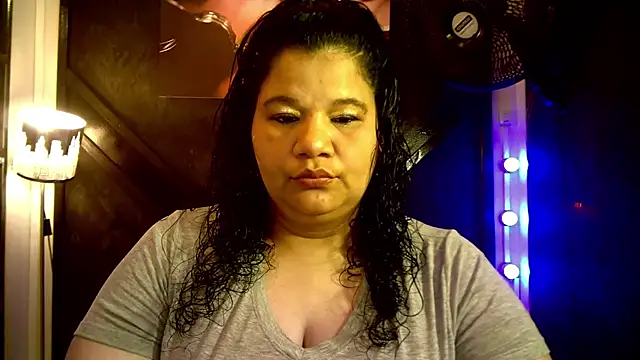 Snapshot of may_prg chatting on December 3, 12:59 pm may prg online show from December 3, 12:59 pm