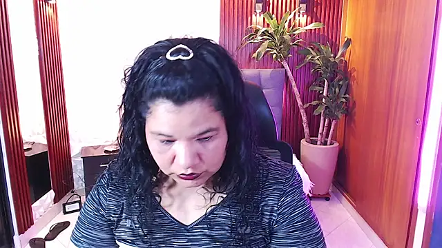 Snapshot of may_prg chatting on December 10, 4:17 pm may prg online show from December 10, 4:17 pm