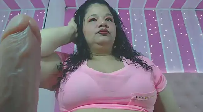 Snapshot of may_prg chatting on December 18, 2:53 am may prg online show from December 18, 2:53 am