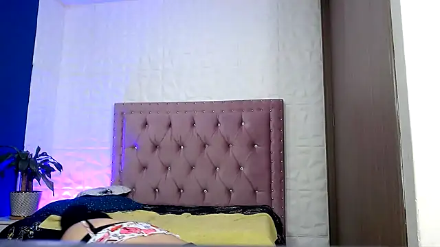 Snapshot of may_prg chatting on December 23, 10:42 am may prg online show from December 23, 10:42 am