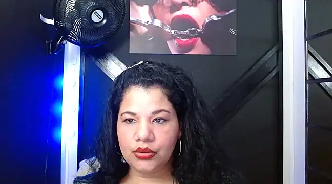 Snapshot of may_prg chatting on January 10, 6:31 am may prg online show from January 10, 6:31 am