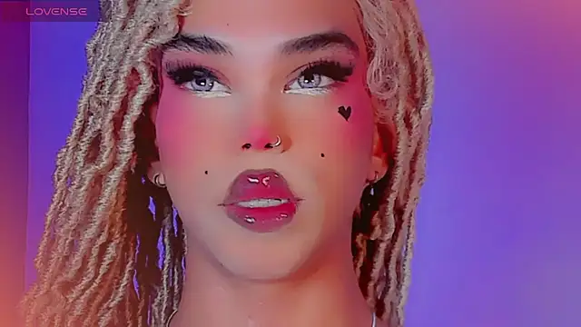 DanniLee  online show from April 12, 6:02 pm