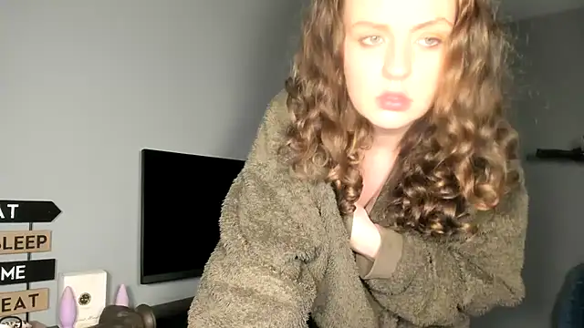 ENGLISHEMILY 69 online show from March 5, 8:00 pm