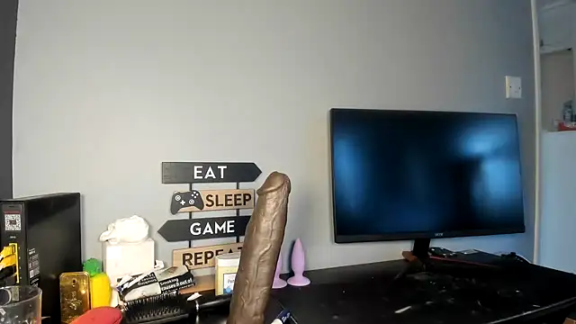 ENGLISHEMILY 69 online show from March 13, 2:33 pm