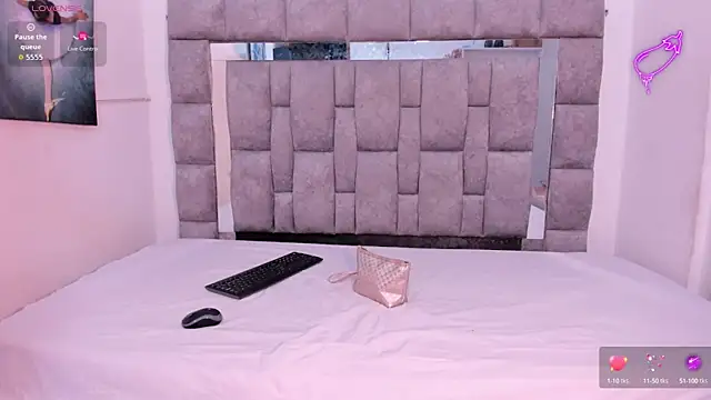 zulyjones online show from October 4, 12:25 pm