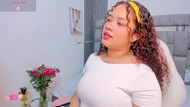 zulyjones online show from December 4, 12:25 pm