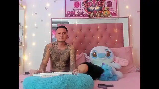 Snapshot of tamy_ian chatting on March 21, 9:45 pm tamy ian online show from March 21, 9:45 pm