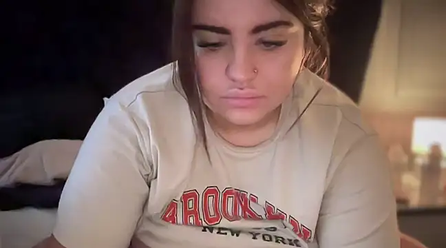 Snapshot of curvybabesx1 chatting on March 14, 12:40 pm curvybabesx1 online show from March 14, 12:40 pm