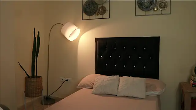 paauly online show from April 22, 10:39 am