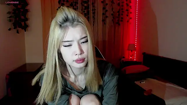 Snapshot of Velvetsky_1 chatting on February 3, 5:24 pm Velvetsky 1 online show from February 3, 5:24 pm