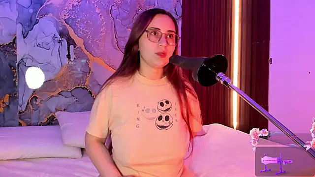 centaurigirl online show from September 23, 4:26 am