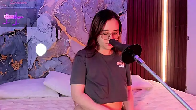 centaurigirl online show from October 6, 3:26 am