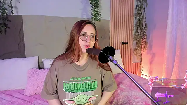 centaurigirl online show from April 5, 4:37 pm