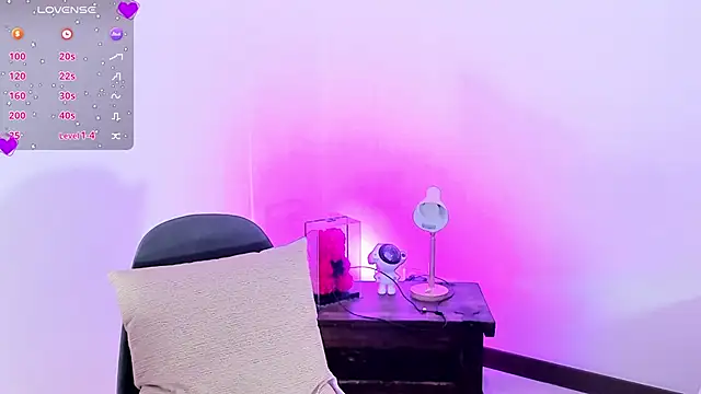 Emilyh  online show from March 6, 10:30 am