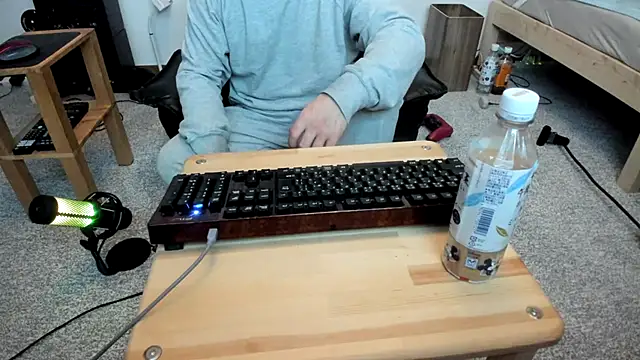 Snapshot of hachunemiku chatting on January 17, 6:23 pm hachunemiku online show from January 17, 6:23 pm