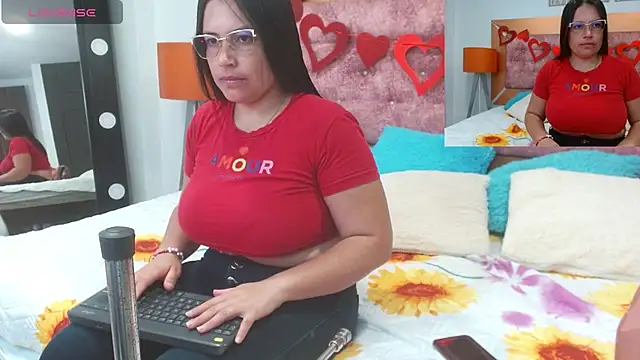 Snapshot of vennuss_89 chatting on March 4, 10:46 am vennuss 89 online show from March 4, 10:46 am