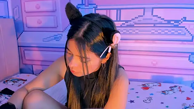 Snapshot of _18alice chatting on December 8, 5:39 am 18alice online show from December 8, 5:39 am