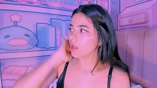 Snapshot of _18alice chatting on February 10, 1:35 am 18alice online show from February 10, 1:35 am