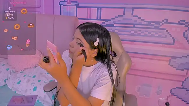 Snapshot of _18alice chatting on March 1, 2:37 am 18alice online show from March 1, 2:37 am