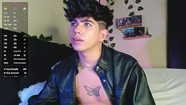 Snapshot of LyleBennett_ chatting on March 22, 1:52 pm LyleBennett online show from March 22, 1:52 pm